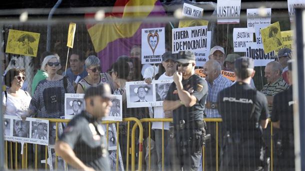 Los manifestantes han acudido a la convocatoria de la Coordinadora 25S. Foto: EFE