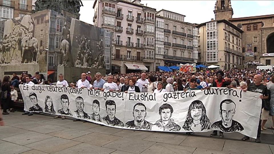 Concentración de apoyo a los jóvenes de Alsasua, en Vitoria. Foto: EiTB