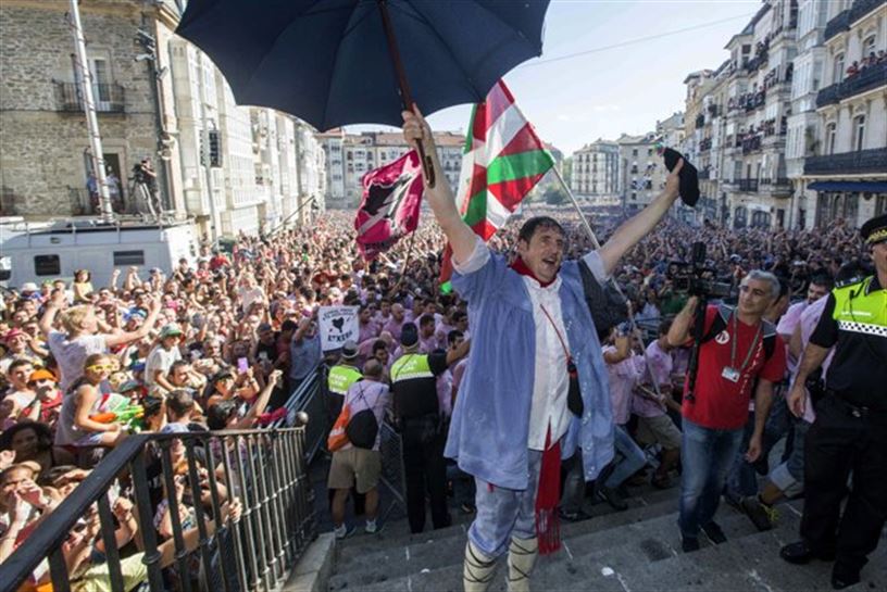 Zeledon, Andre Maria Zuriaren jaiei hasiera eman eta gero. Argazkia: EFE