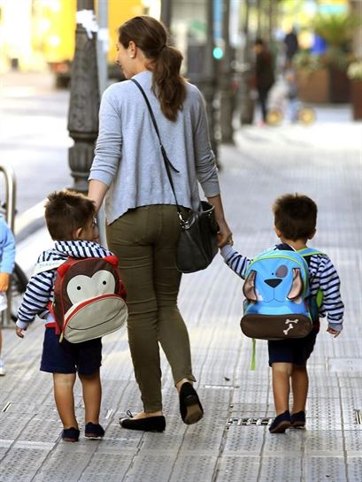 Niños de camino a la escuela. Imagen de archivo. Foto: EFE