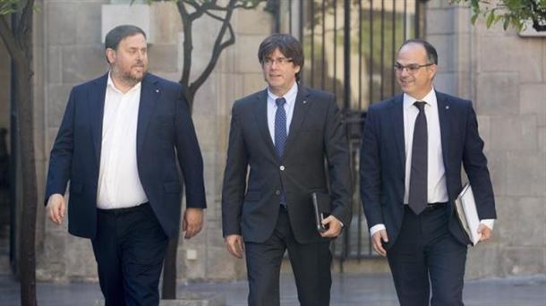 Carles Puigdemont, Oriol Junqueras eta Jordi Turull. Argazkia: EFE