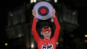 Froome se adjudica su primera Vuelta en el adiós de Contador