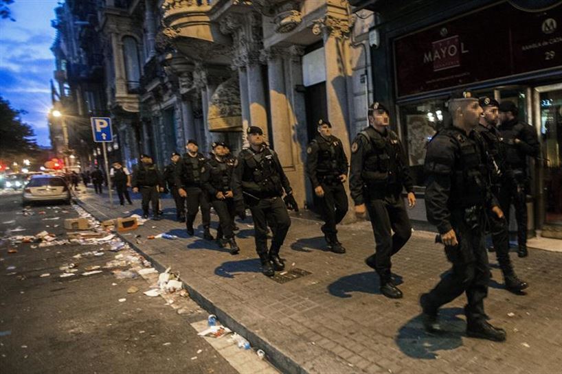 Guardia zibilak Katalunian. Artxiboko irudia: EFE