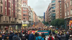 Elkartasun uholdea Bilbotik Kataluniara 