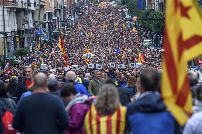 Manifestazioa Bilbon Kataluniako erreferendumaren alde