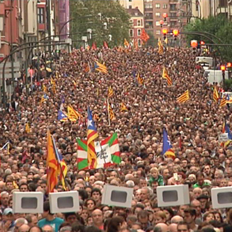 Manifestación a favor del referendum catalán en Bilbao