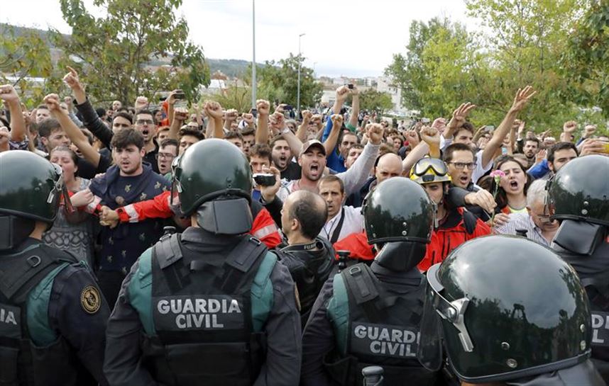 Varios efectivos de la Guardia Civil se desplazaron a Cataluña por el 1-O. Foto de archivo: EFE