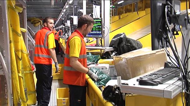 Trabajadores de DHL en Foronda