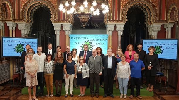 Constituido el Foro Bilbao para la Paz y la Convivencia. Foto: Ayuntamiento de Bilbao