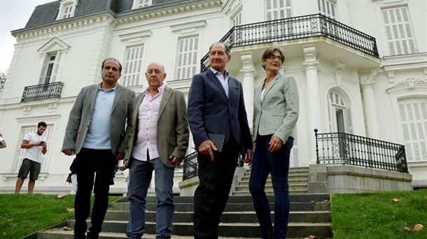 Foro Social y Brian Currin, en el Palacio de Aiete. Foto: EFE