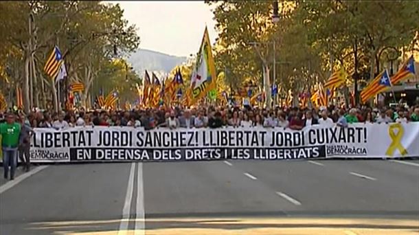 Imagen de la manifestación para exigir la puesta en libertad de los 'Jordis'. EiTB