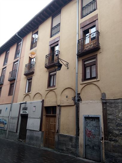 Riego de derrumbe en la Calle Santo Domingo, nos 40 y 42