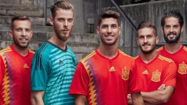 El efecto cromático de la camiseta republicana de la Selección española