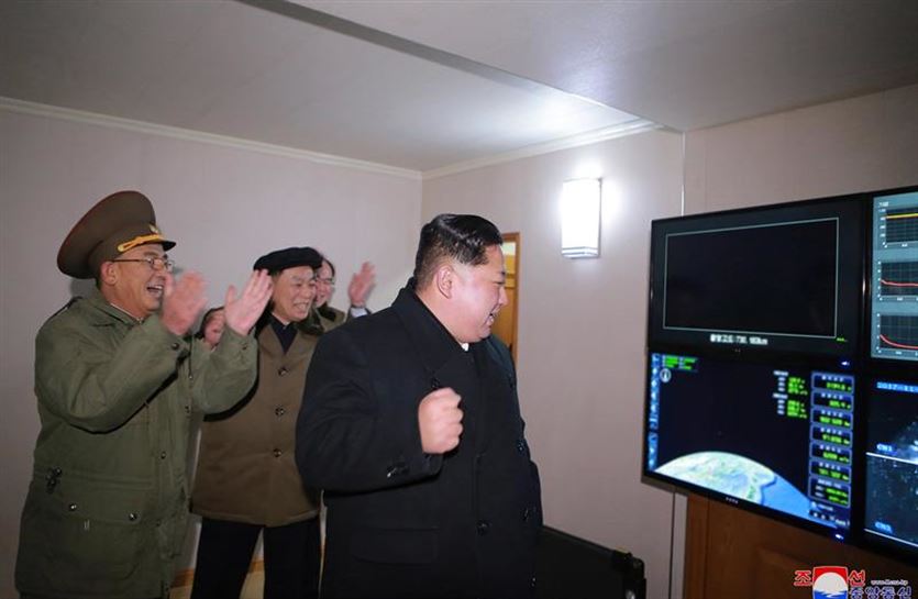 Kim Jong-un, durante el ensayo del Hwasong-15. Foto: EFE