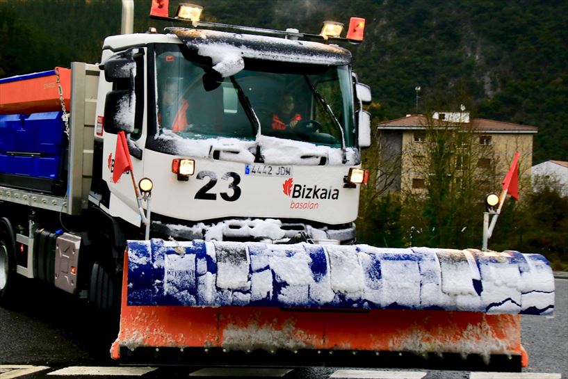 82 quitanieves garantizarán la seguridad en las carreteras vizcaínas. Foto: Víctor Uriarte. 