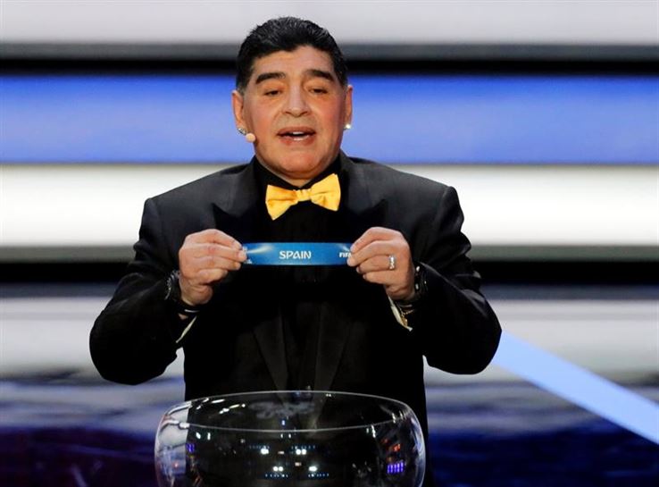 Maradonak zozketan parte hartu du