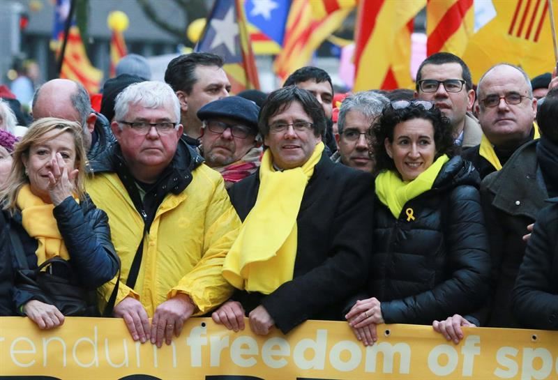 Carles Puigdemont y Marta Rovira. EFE