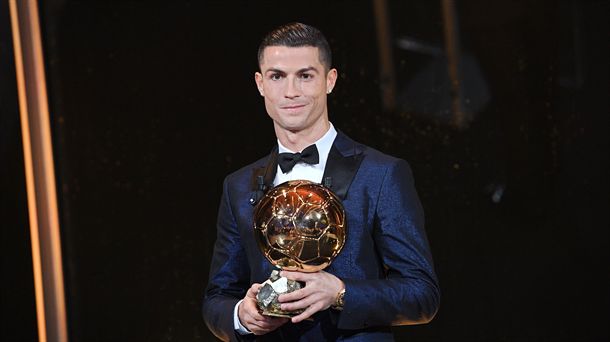 Ronaldo, saria jasotzen Parisen / EFE.