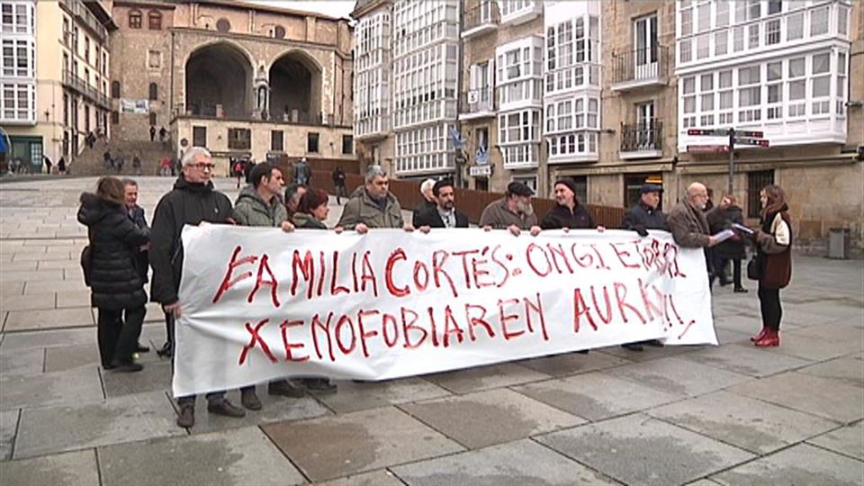 Captura de pantalla de una concentración de apoyo a los 'Pichis' en Vitoria-Gasteiz. Imagen: EiTB