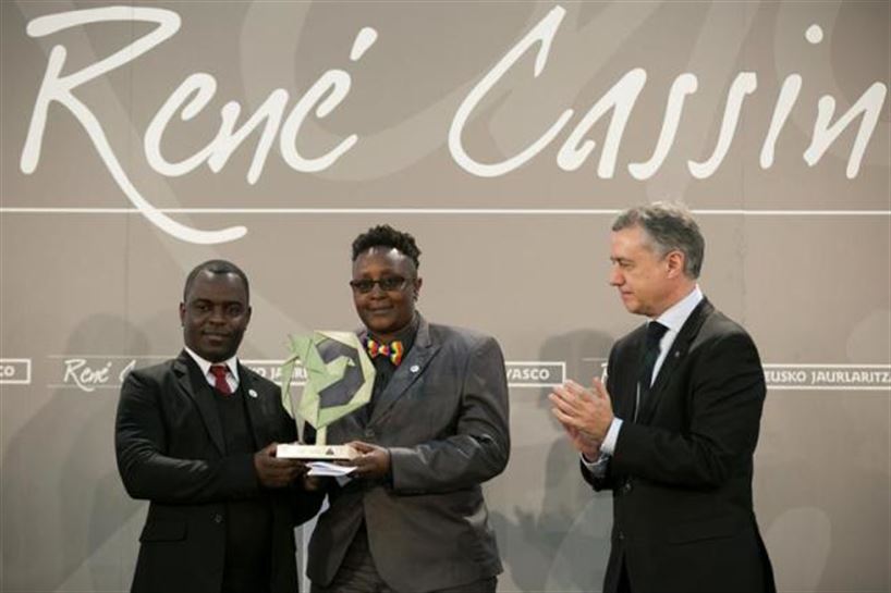Entrega del Premio René Cassin a Frank Mugisha, representante de Sexual Minorities Uganda. Foto: EFE