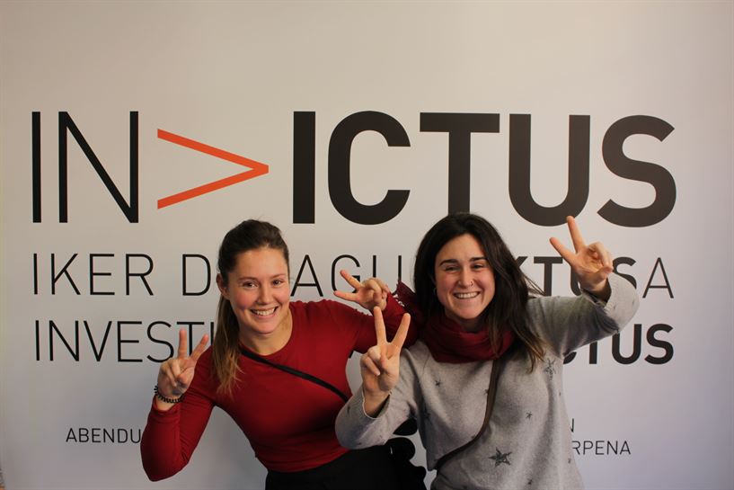 María Mendizabal y Josune Ugarte.