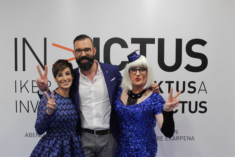 Adela Gonzalez, Javier Sierra y Yogurina Borova