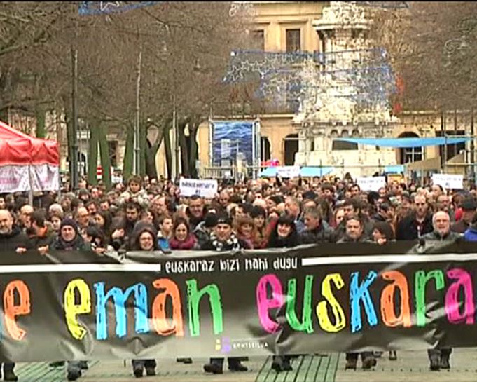 Manifestación de Kontseilua a favor del euskera en Pamplona. Foto: @kontseilua