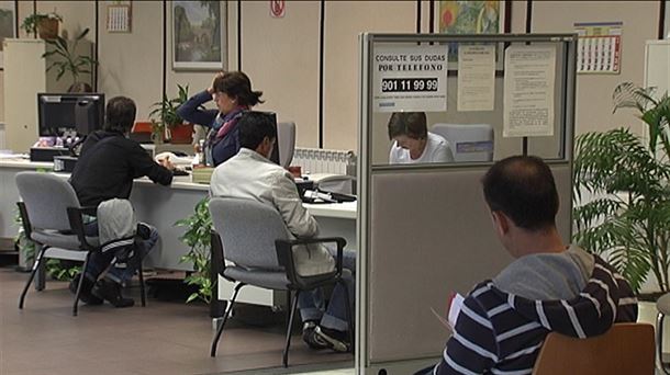 Una oficina de Lanbide. Foto captada de un vídeo de EiTB