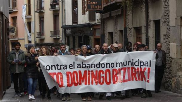 Desalojadas 10 familias de la calle Santo Domingo de Vitoria-Gasteiz.