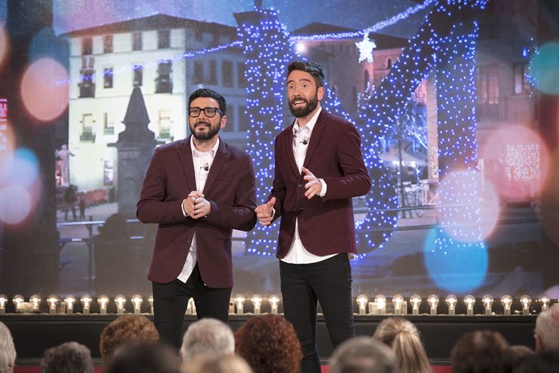 Zuhaitz Gurrutxaga eta Mikel Pagadi ETB1eko aurkezleak