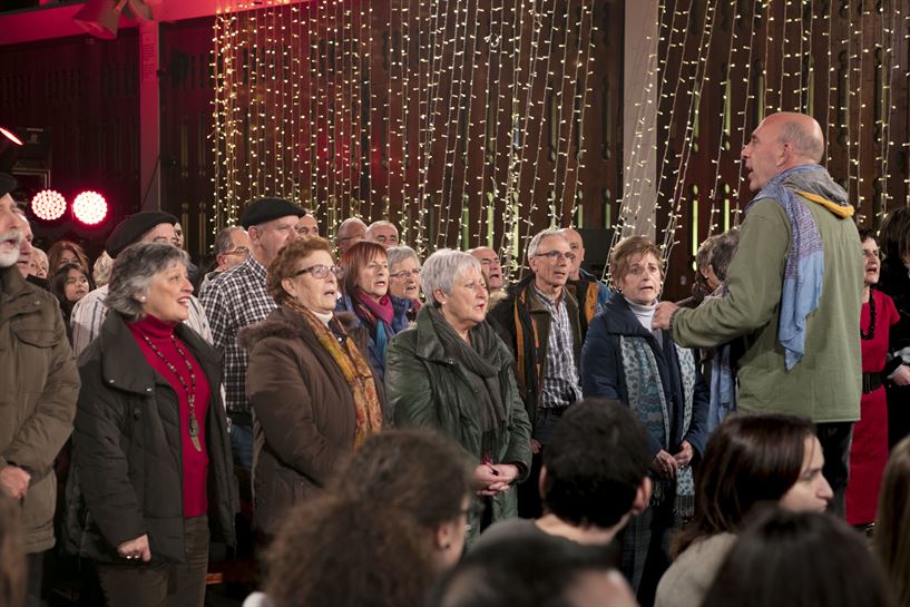 Plentziako Kantagunea eta Mungiako Barikuko kantariak