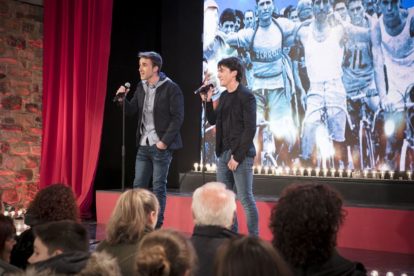 Haimar Zubeldia eta Amets Txurruka txirrindulariak