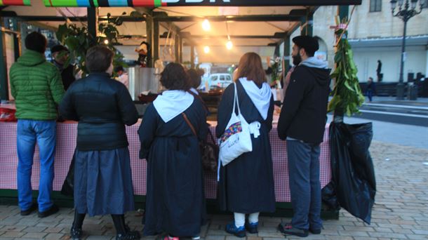 Puestos de la feria. Foto: Begoña Barrutia