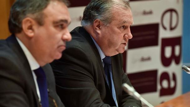 Roberto Larrañaga (d), y Eduardo Aréchaga (i) en rueda de prensa. Foto: EFE.