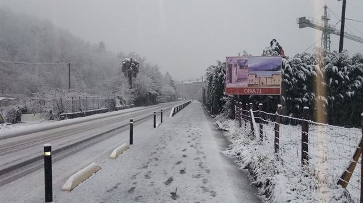 Imagen den temporal de nieve en Oñati. Foto: Aitor Garcia