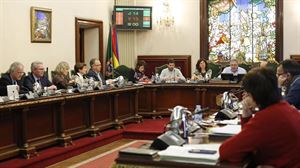 Udalen osaketa, akordioen menpe