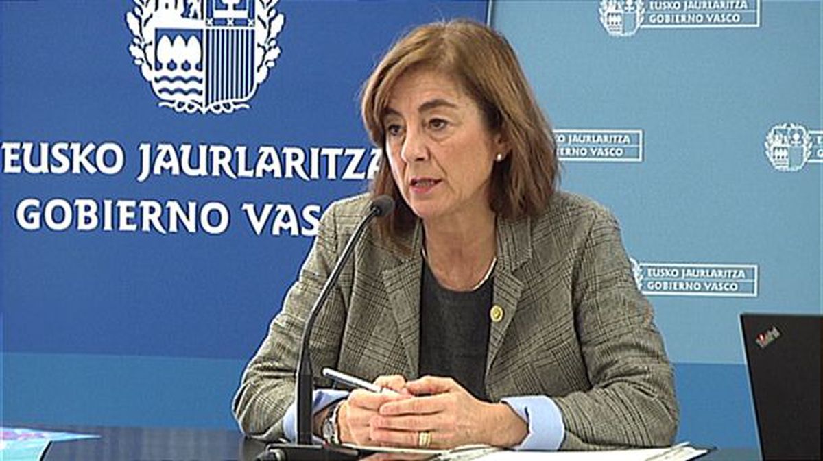 Cristina Uriarte Hezkuntza sailburua.