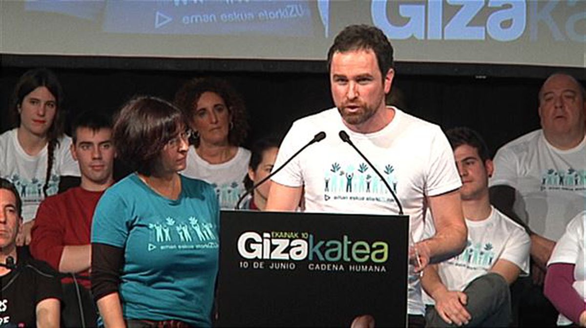 Zelai Nikolas y Angel Oiarbide, en la presentación de Gure Esku Dago. Foto: Gure Esku Dago