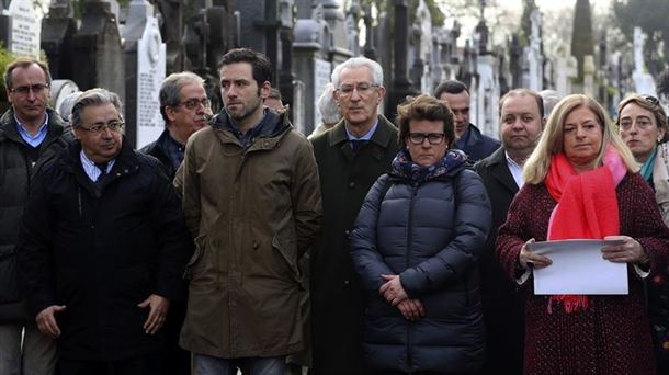 Gregorio Ordoñezi omenaldia Donostian. EFE