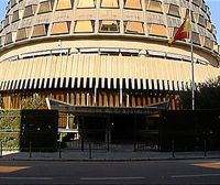 Puigdemonten inbestidura: Presentziala soilik eta epailearen baimenarekin