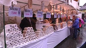 Gran ambiente en la feria de San Blas de Abadiño, pese al frío y la lluvia