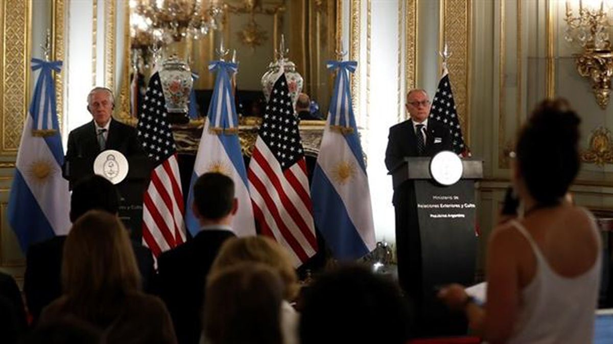 Secretario de Estado de EEUU, Tillerson, y el ministro argentino de Exteriores, Faurie. Foto: EFE