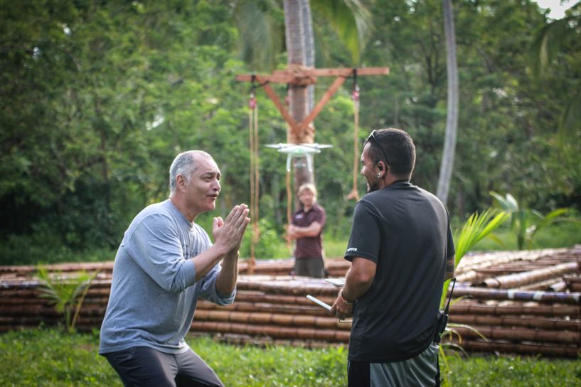 Los cámaras planifican la grabación.