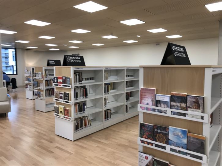 apertura de la biblioteca del CC Zabalgana,05.02.2081