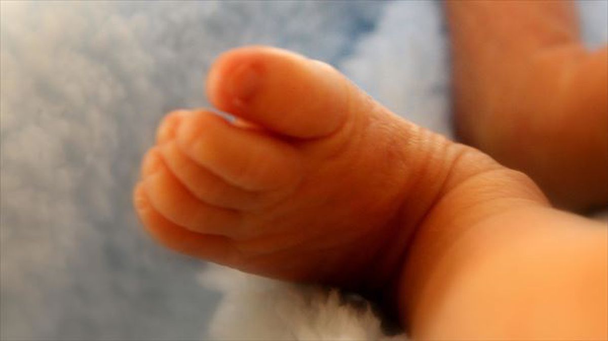 El pie de un bebé.