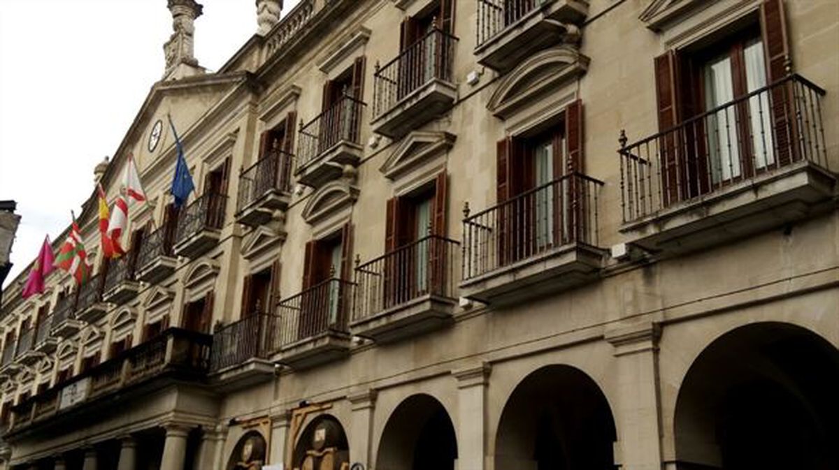 Fachada del Ayuntamiento de Vitoria-Gasteiz. 