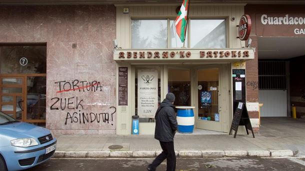 Pintada en el Batzoki de Vitoria. Foto: EFE