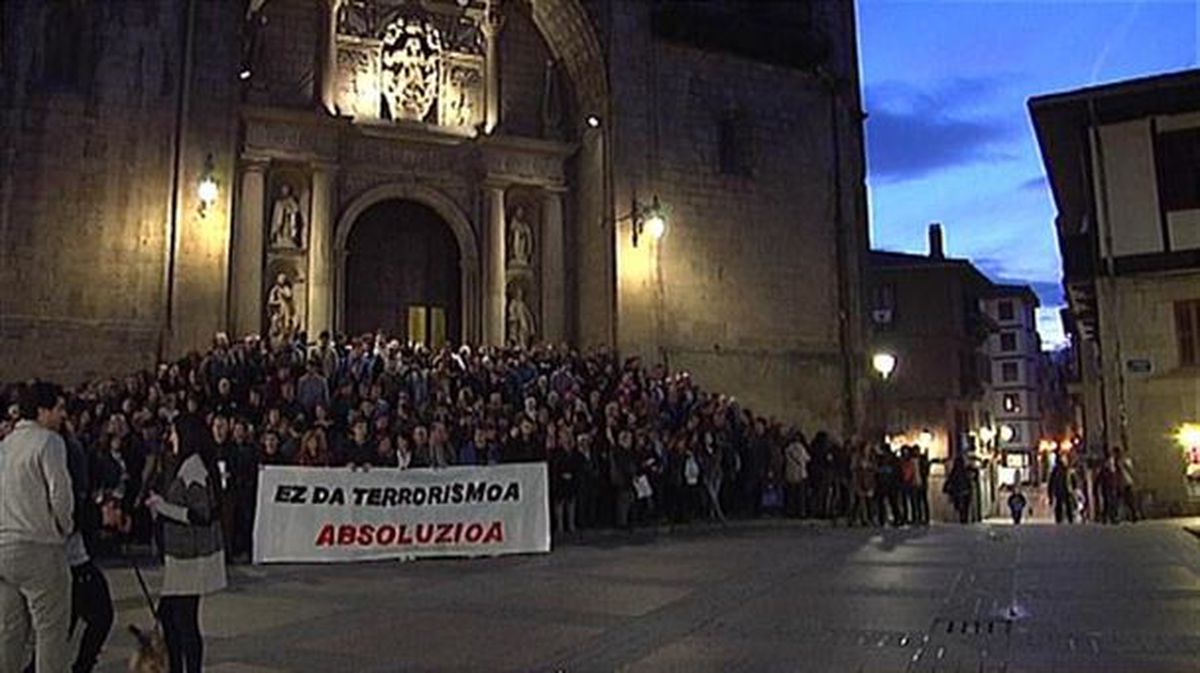 Captura de pantalla de la concentración en Errenteria (Gipuzkoa). Imagen: EiTB