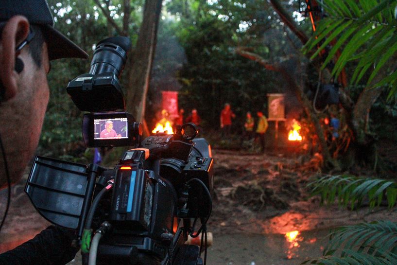 Un cámara recoge los momentos previos al inicio del juego de inmunidad