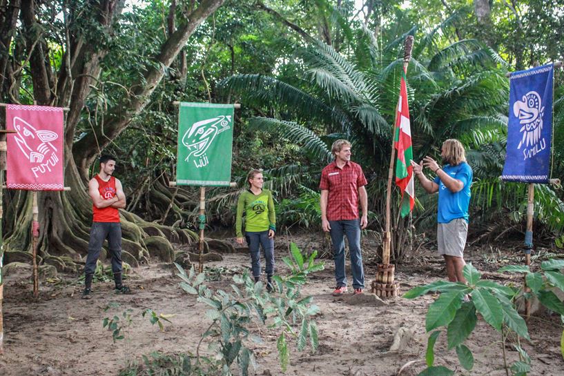 Algunos concursantes de cada equipo, cara a cara